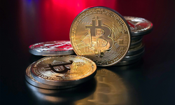 Bitcoin Fiyatları Fed Belirsizliği ve Enflasyon Endişeleri Gölgesinde Dalgalanıyor