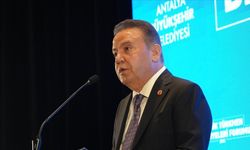 Büyükşehirlerde Yolsuzluk Soruşturması Derinleşiyor: Muhittin Böcek Tutuklandı