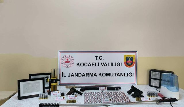 İzmit’te Yapılan Operasyonlarda 3 Kılıç Yakalandı