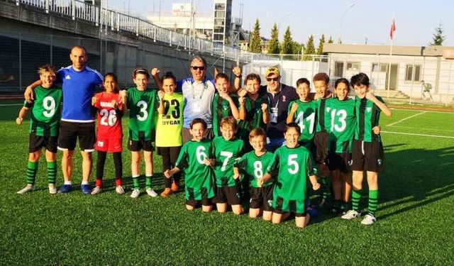 Kocaelispor U12 Takımı’ndan Yenilgisiz Şampiyonluk Hikayesi
