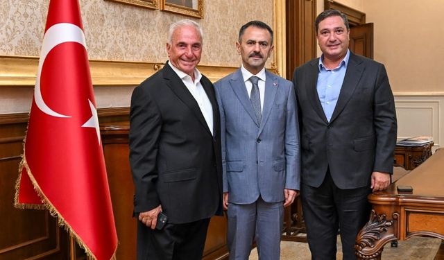 Tayaş Gıda Yönetimi Kocaeli Valisi İlhami Aktaş'ı Ziyaret Etti