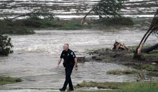 Texas'ı Vuran Sel Felaketi Can Almaya Devam Ediyor