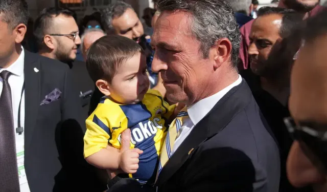 Fenerbahçe Başkanı Ali Koç’a Seçim Alanında Büyük İlgi