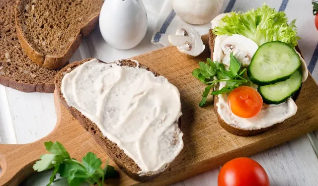 Kahvaltıda Labne Tüketenlere Uyarı: Kalp ve Damar Sağlığına Dikkat