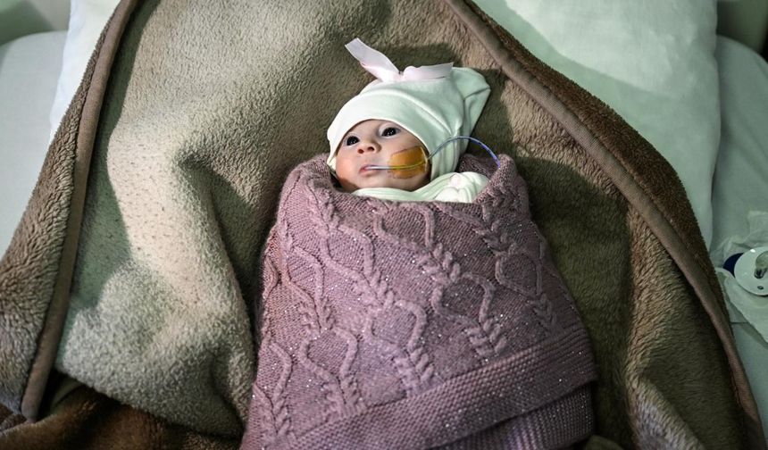 3 Günlük Filistinli Bebek Hayata Tutundu