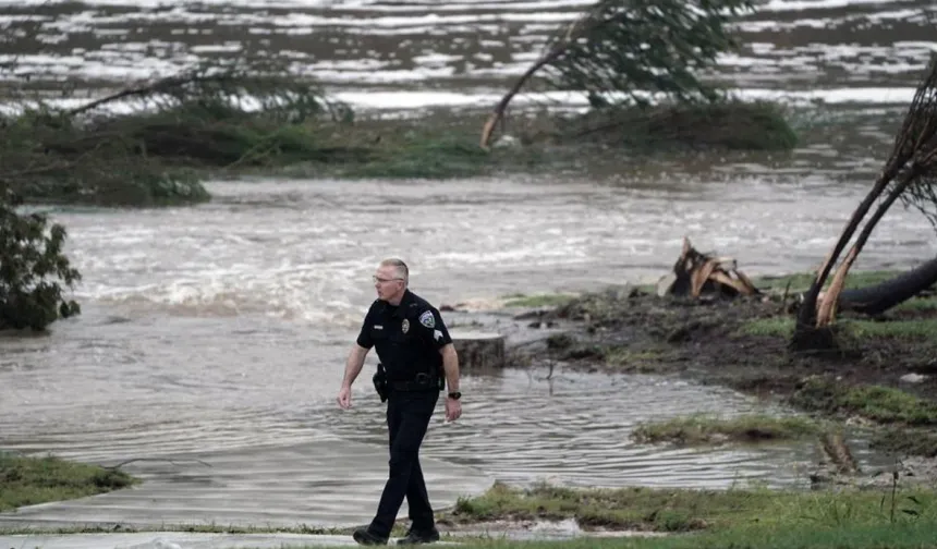 Texas'ı Vuran Sel Felaketi Can Almaya Devam Ediyor