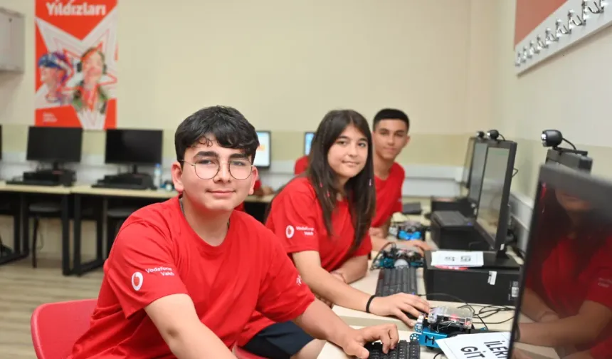 "Yapay Zeka Yıldızları" Cenevre'de Büyük Başarıya İmza Attı